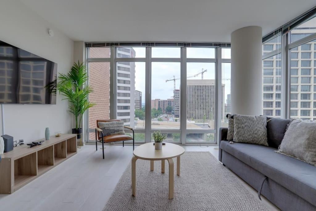 Wonderful 2Br Apartment At Crystal City Арлингтън Екстериор снимка