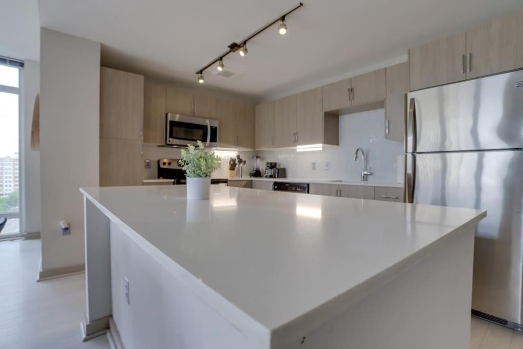 Wonderful 2Br Apartment At Crystal City Арлингтън Екстериор снимка