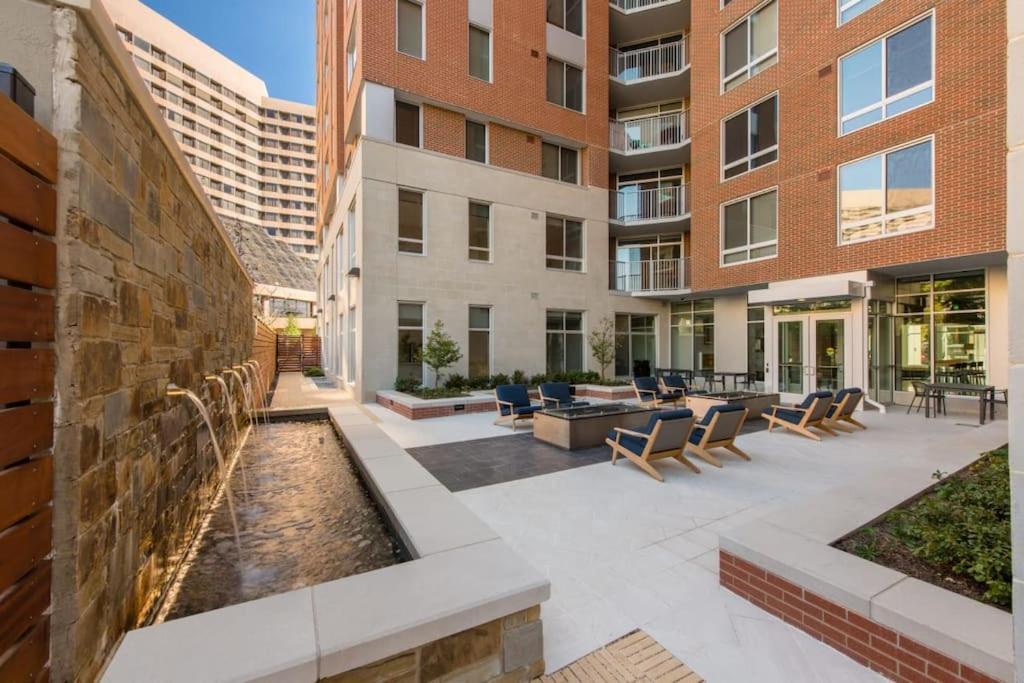 Wonderful 2Br Apartment At Crystal City Арлингтън Екстериор снимка